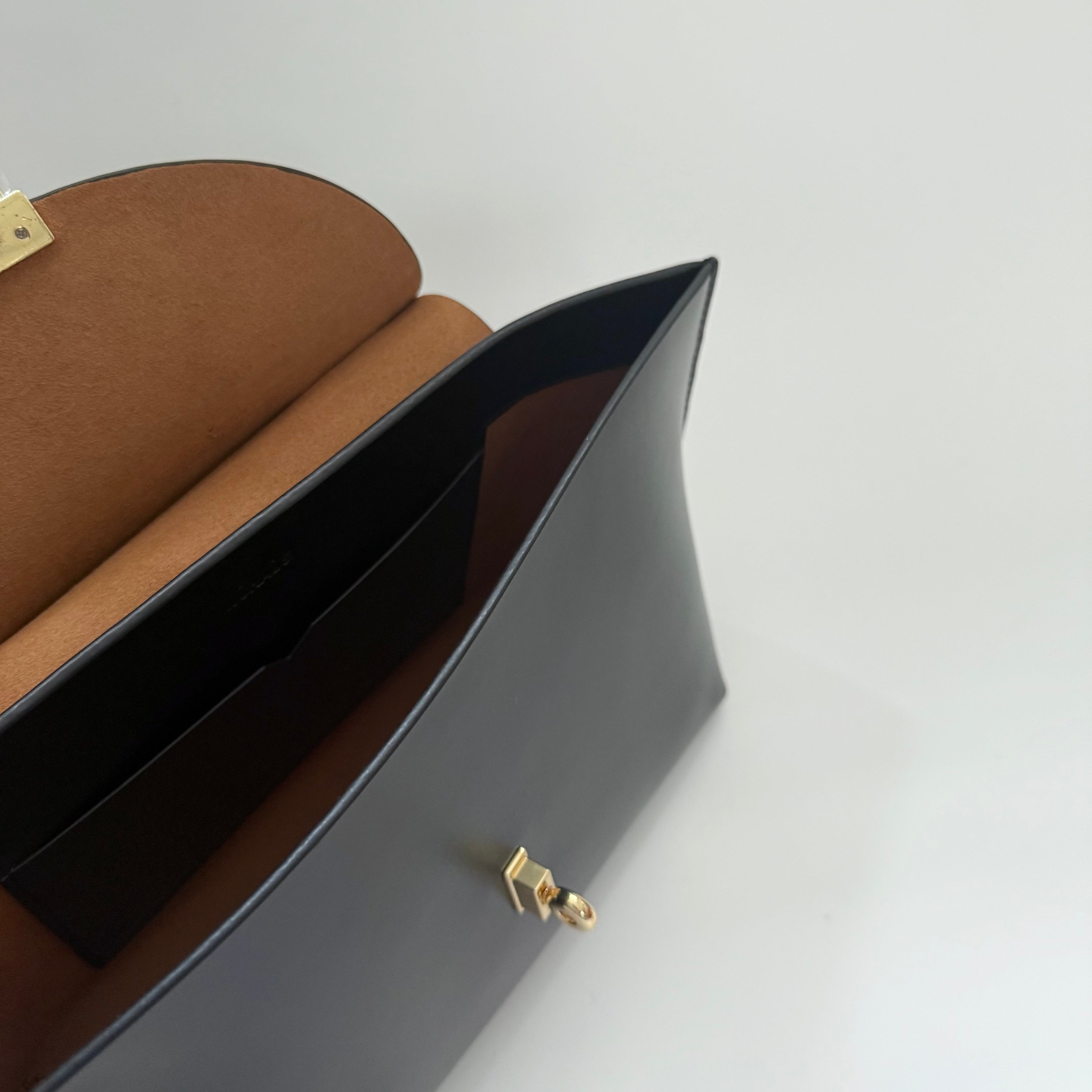 Le Bon 20 Black Top Handle