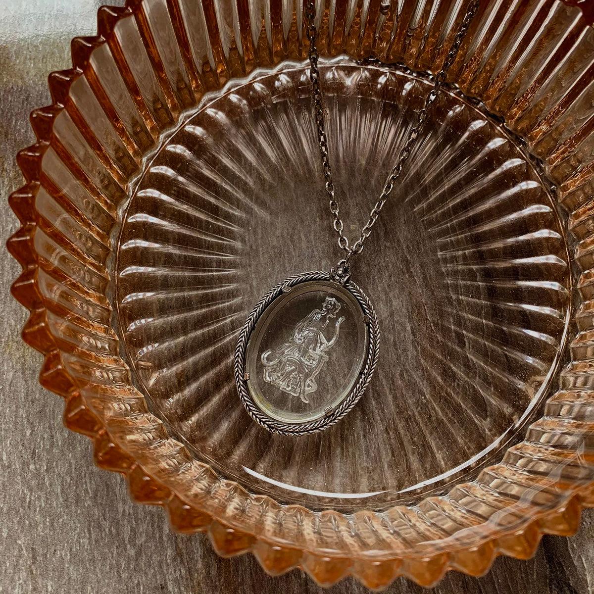Vintage 70s Silver-tone Necklace with Etched Glass pendant - WŪHAŪS
