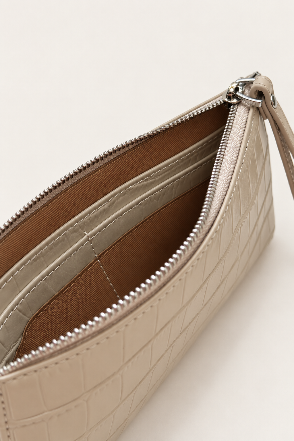 Le Coin Long Ivory Croco-Embossed (Coming Soon)