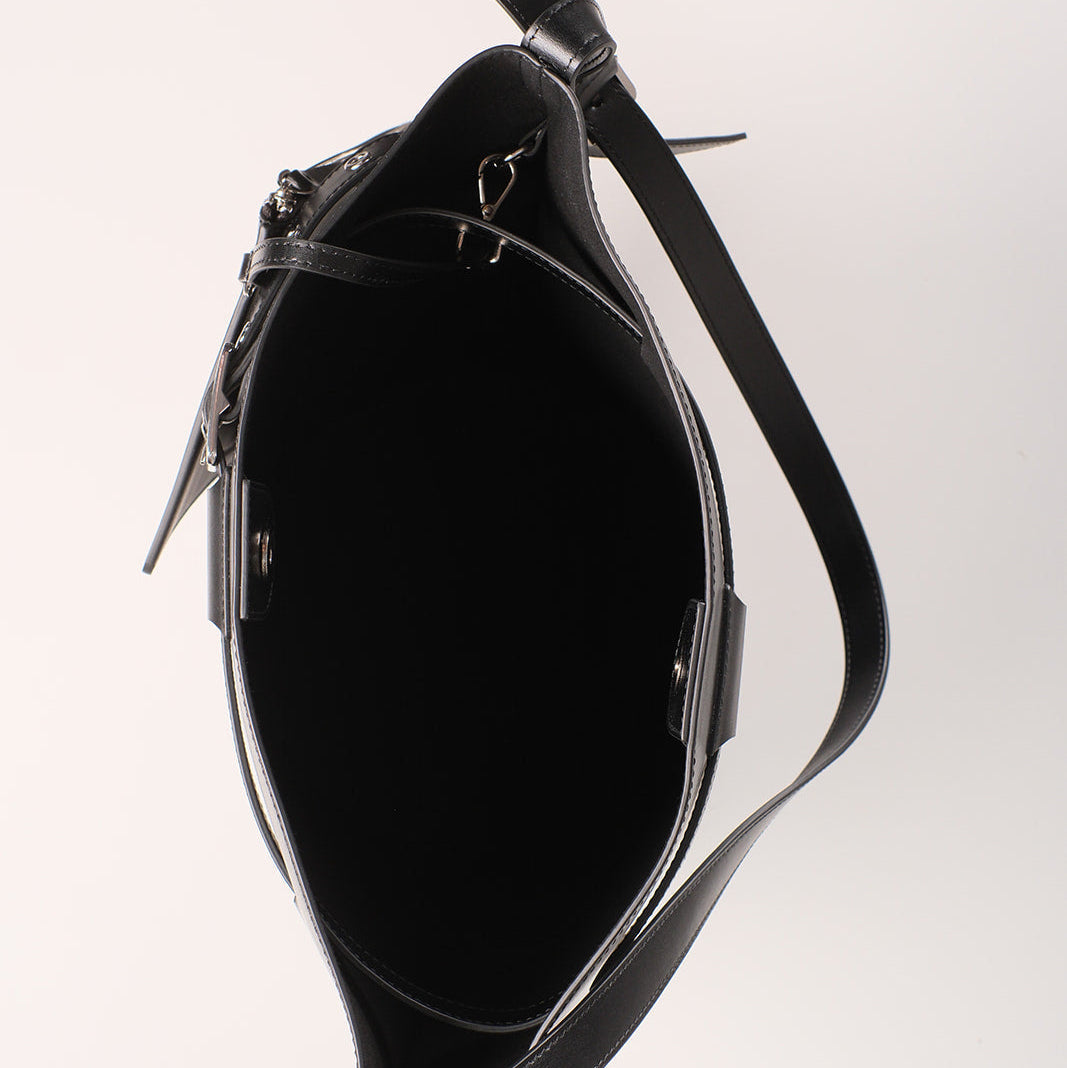 Le Belt Black Lightweight Leather Bucket Shoulder Bag