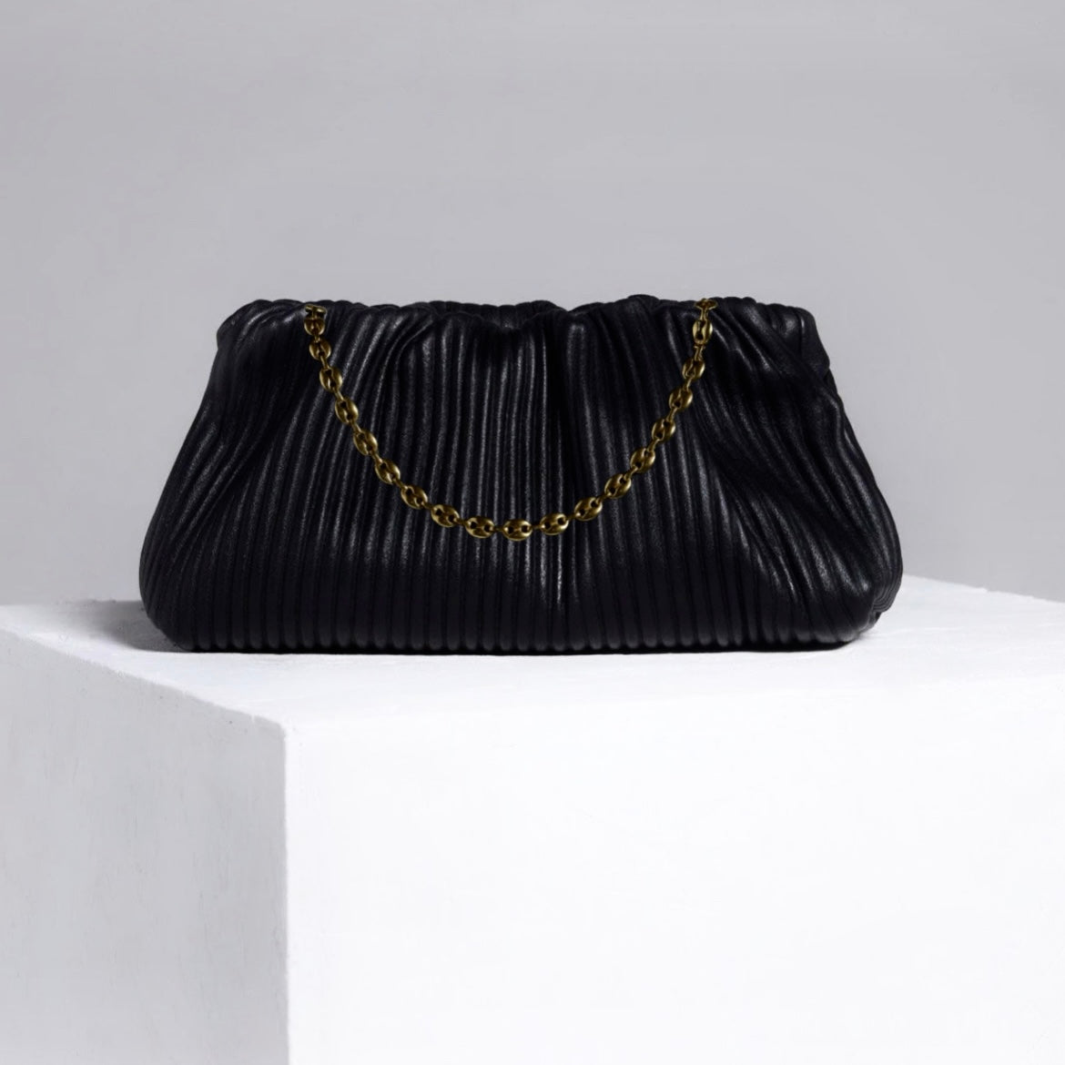 Roll 20 Corrugated Black Clutch (COMING SOON)