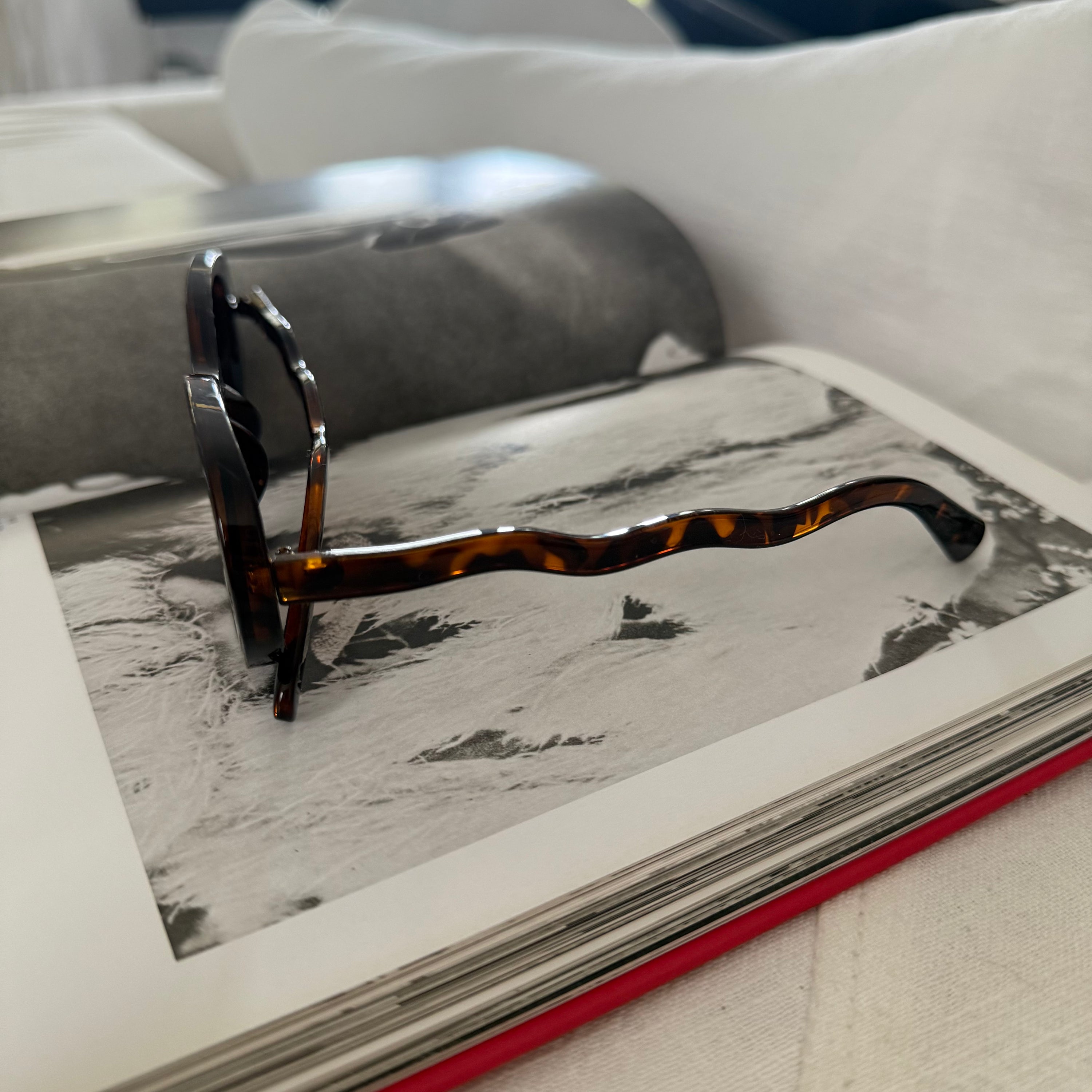 Tortoiseshell Bevelled Wavy Sunglasses