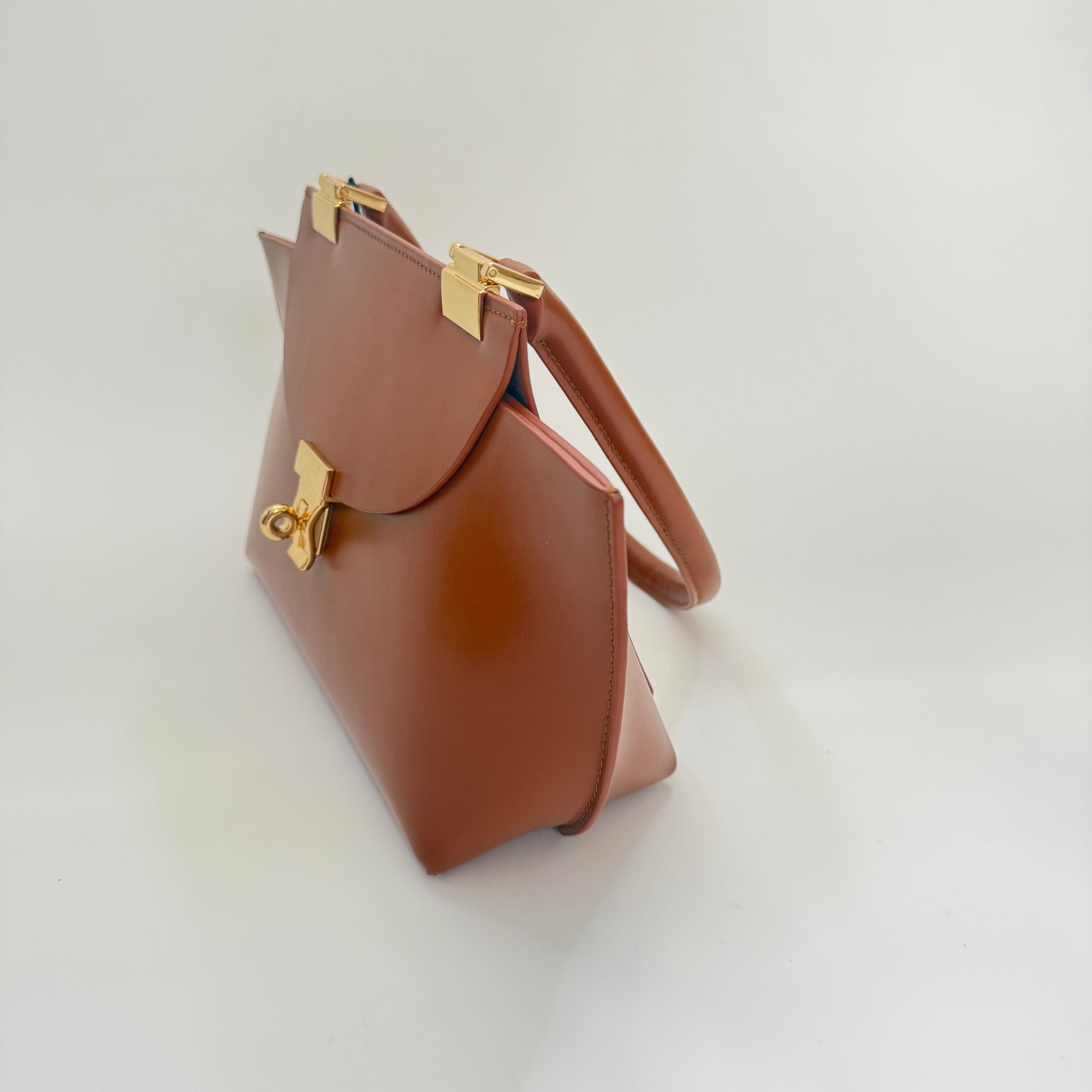 Le Bon 20 Tan Top Handle