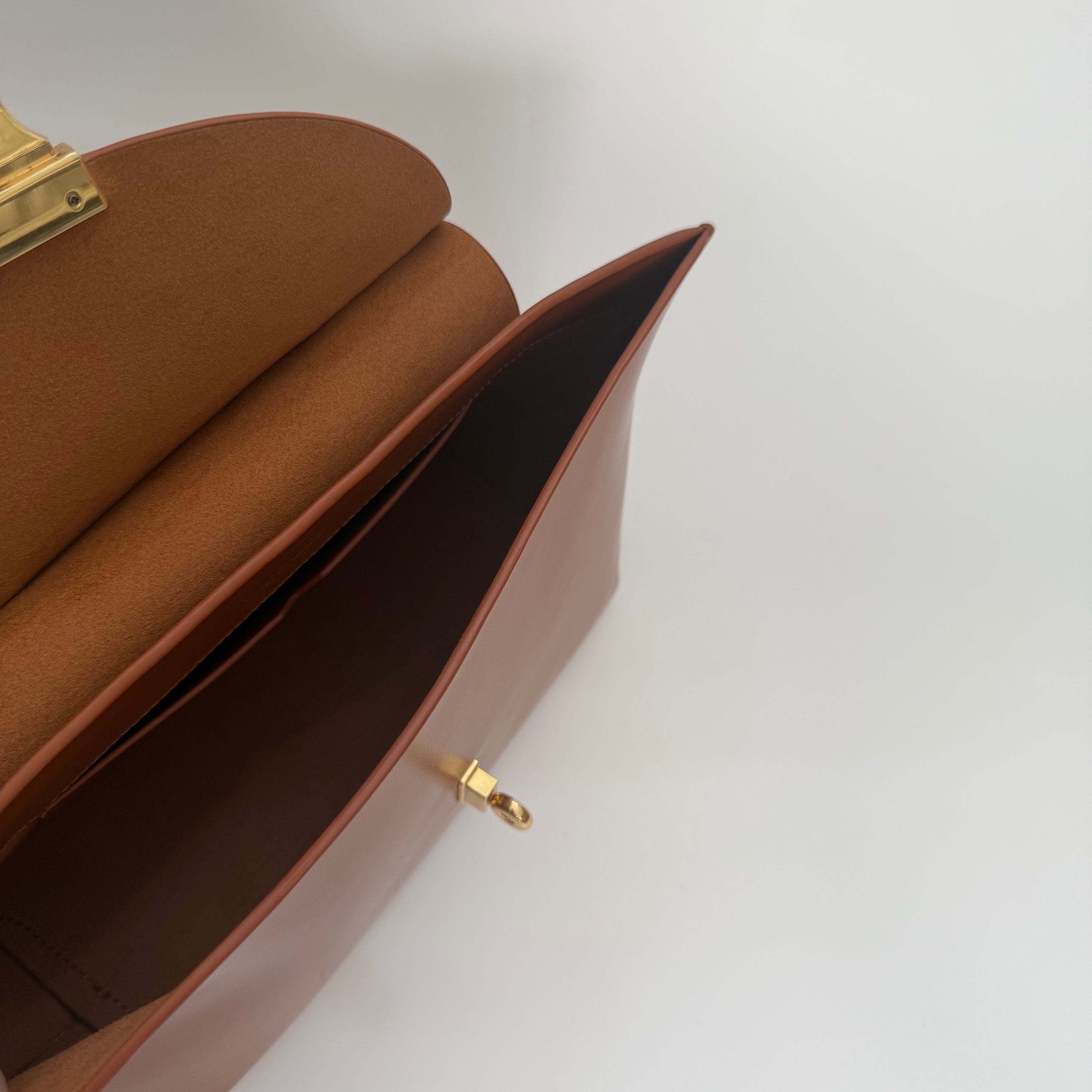 Le Bon 20 Tan Top Handle
