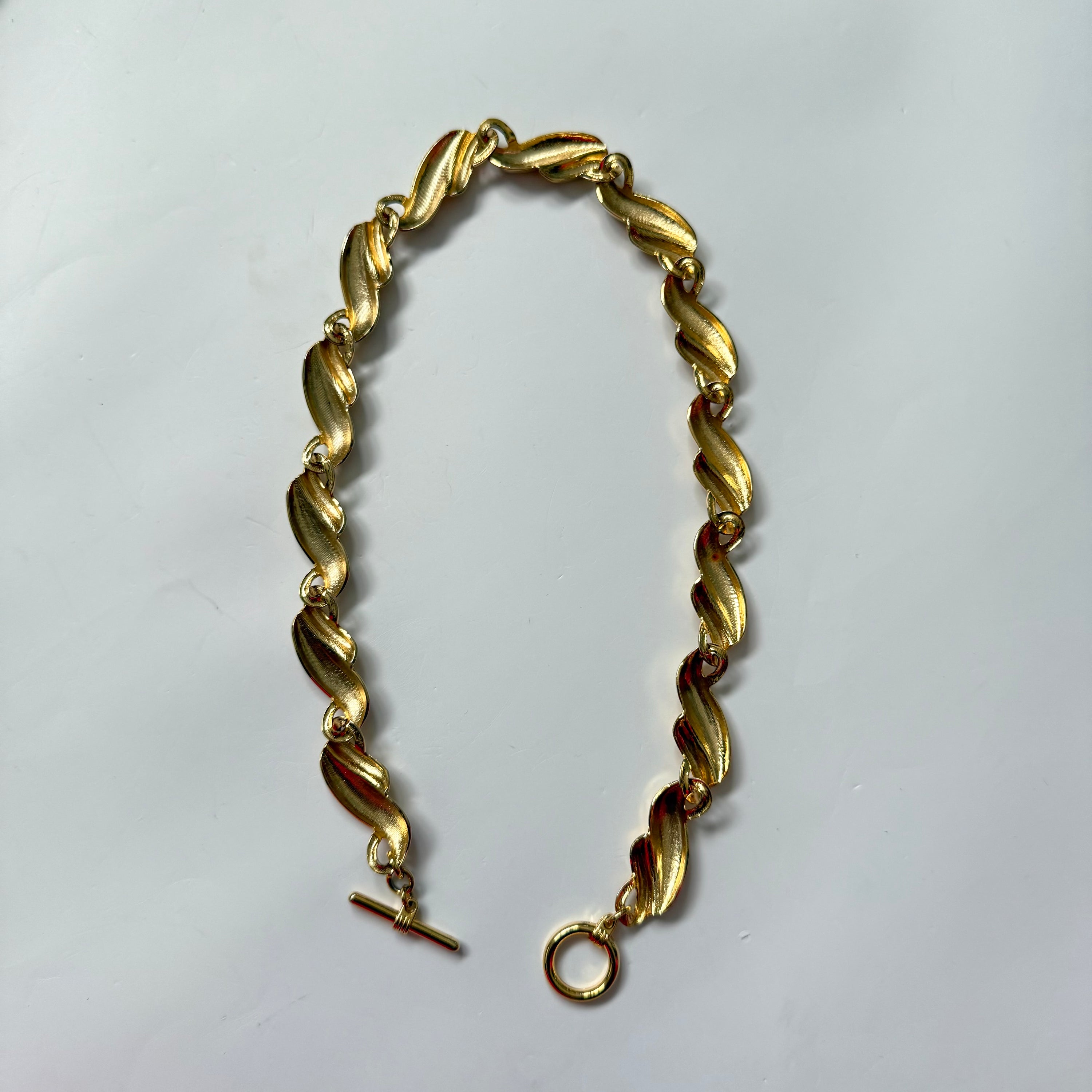 Vintage 80s Bright Gold Shell Link Chain Necklace