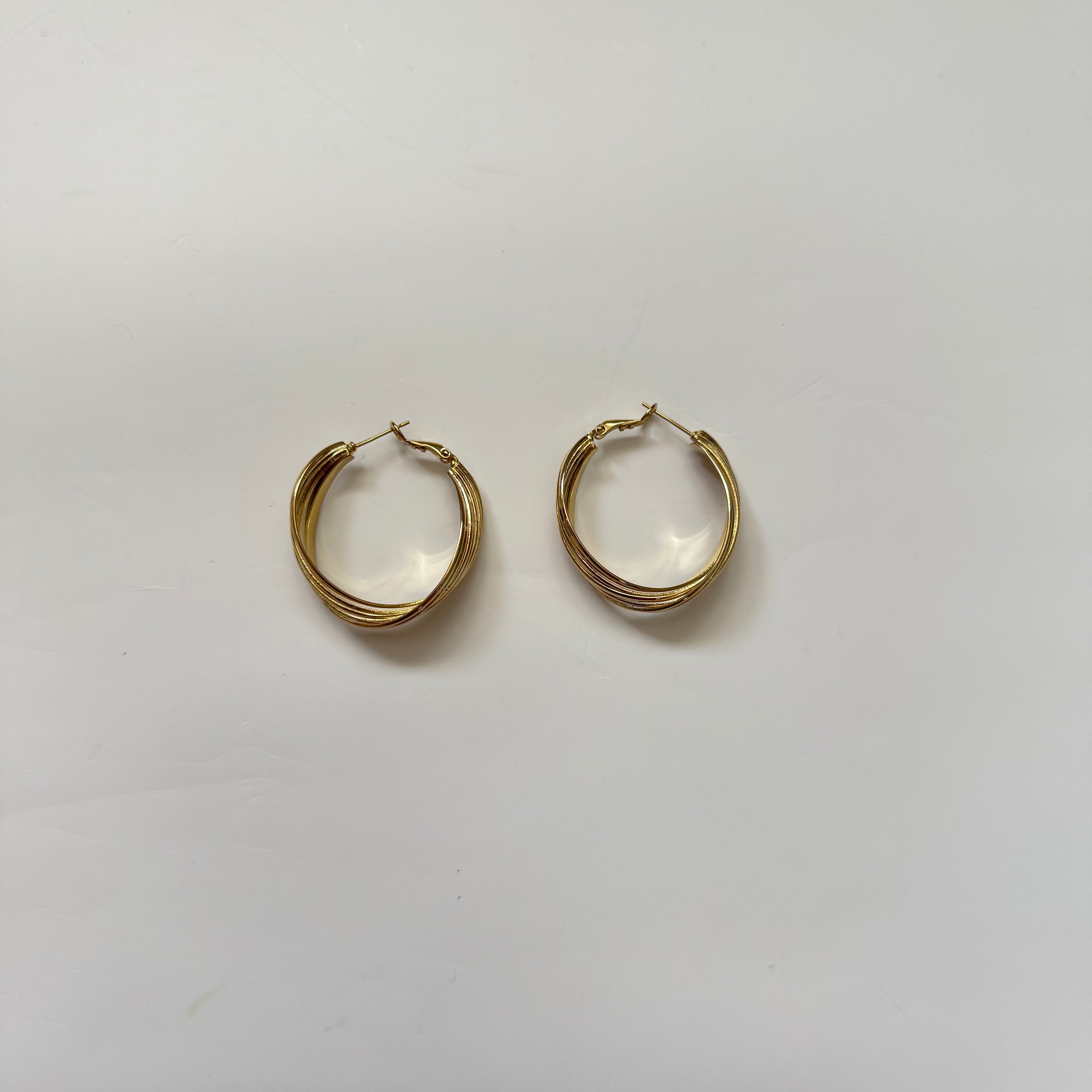 Textured Spiral Sculptural Light-weight Gold toned Hoop Earrings