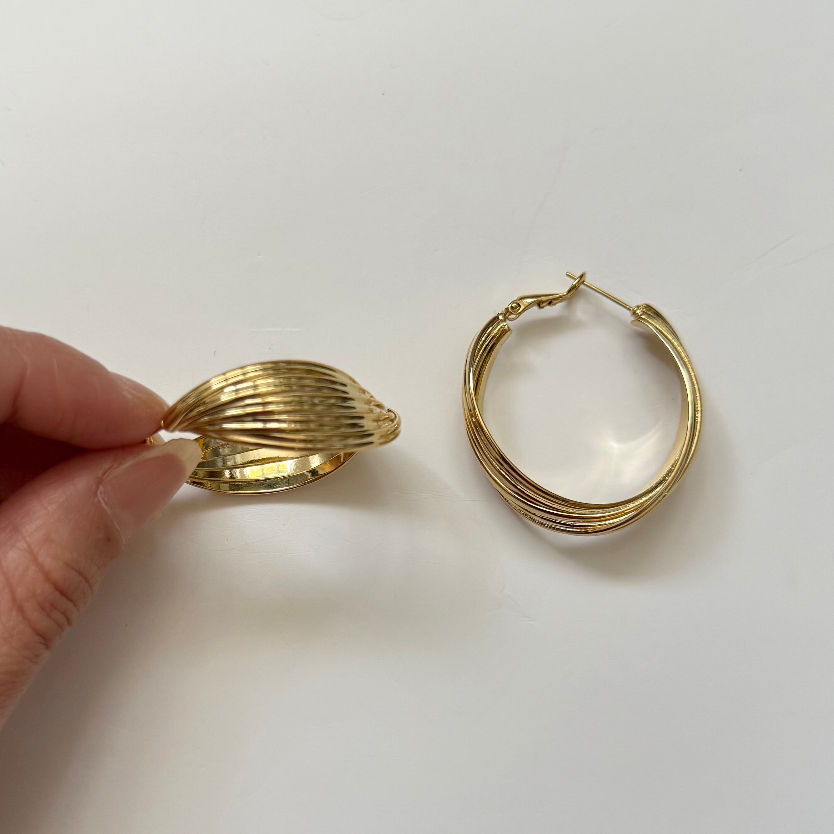 Textured Spiral Sculptural Light-weight Gold toned Hoop Earrings