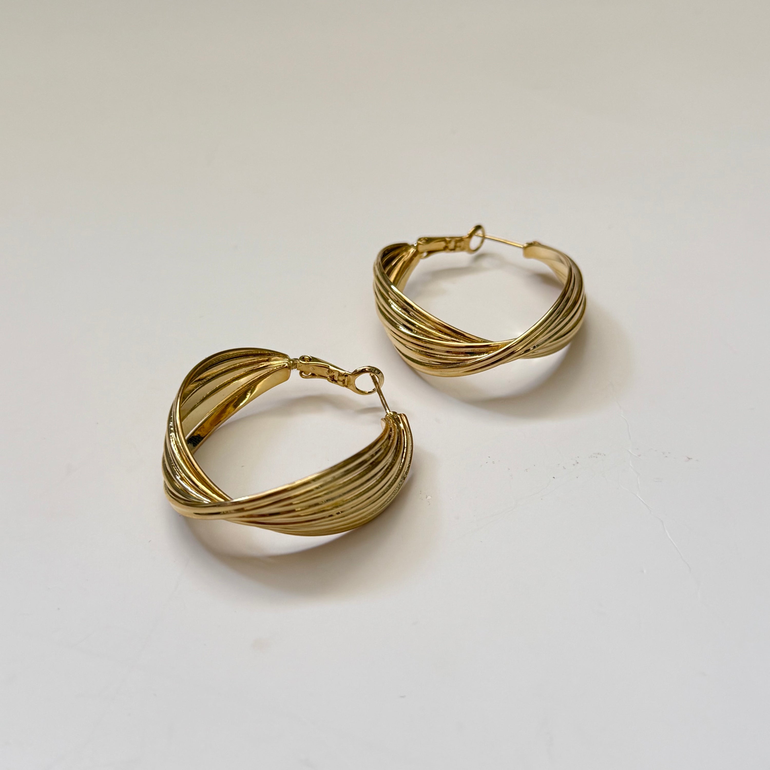 Textured Spiral Sculptural Light-weight Gold toned Hoop Earrings