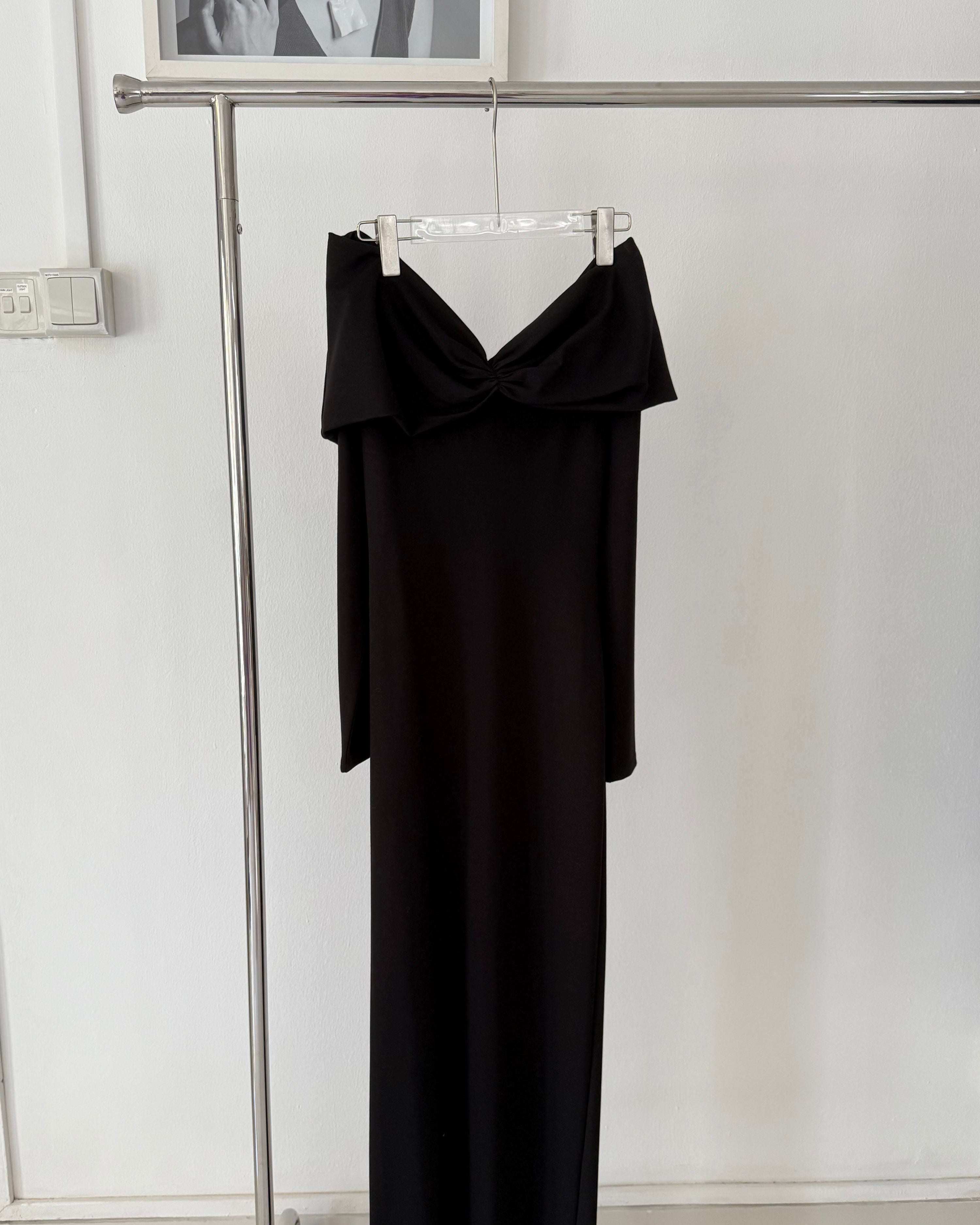 Black Maxi Off-shoulder Body-con Evening Dress