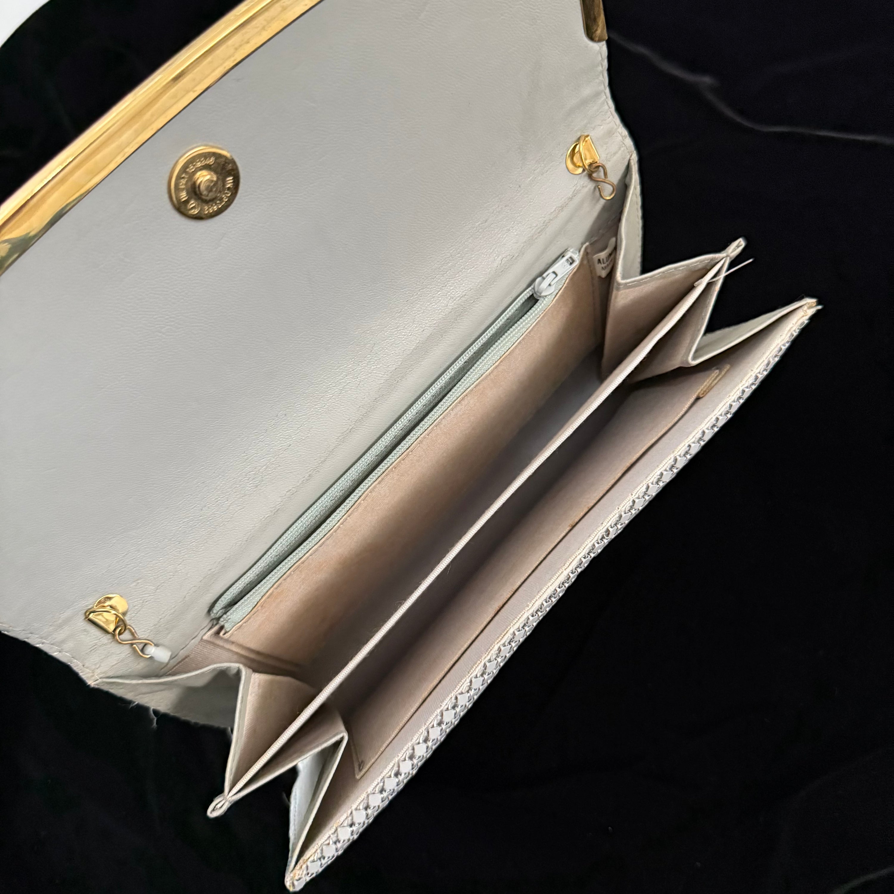 Vintage 1970s White Glomesh Purse