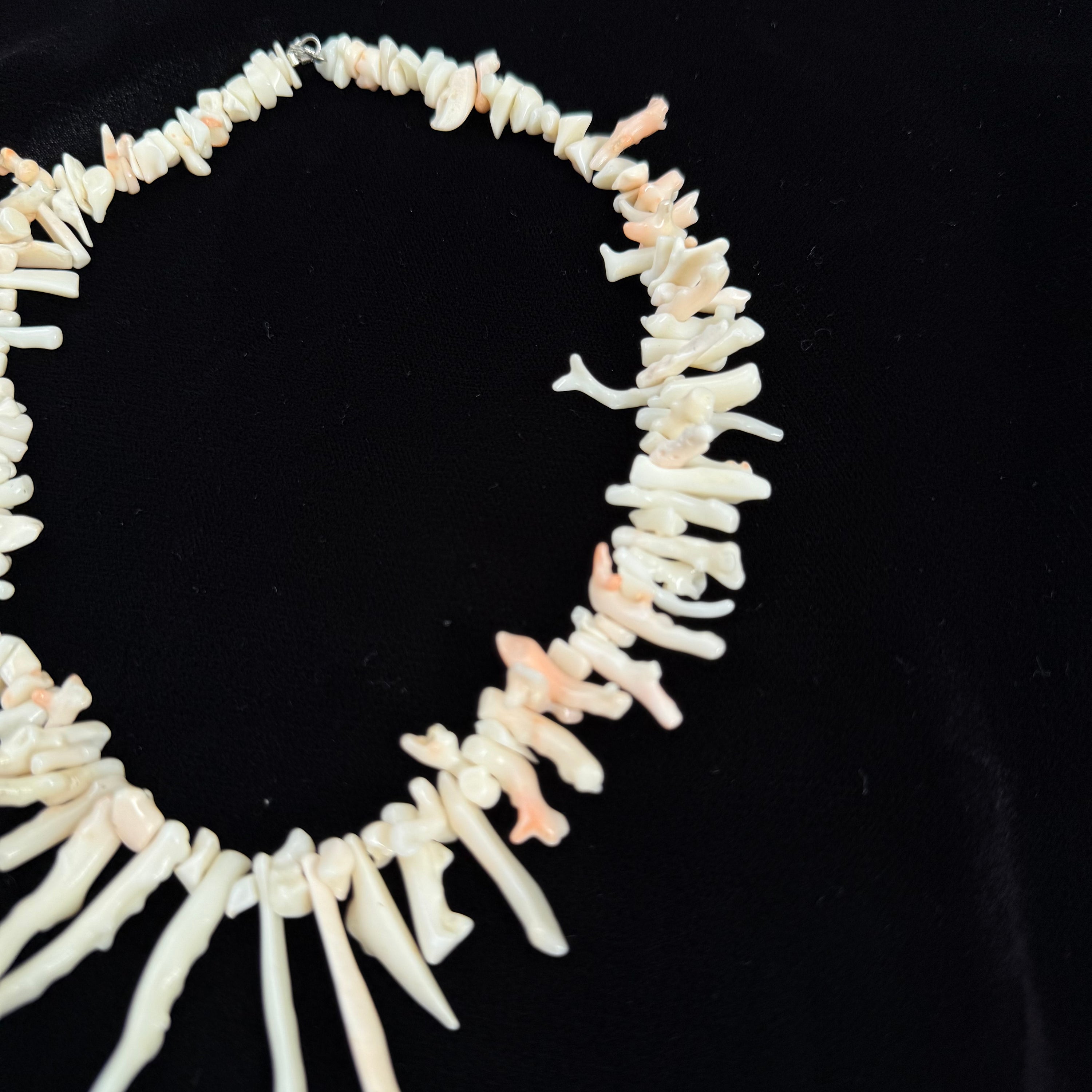 Vintage 1970s Soft Pink/Cream Branch Coral Necklace