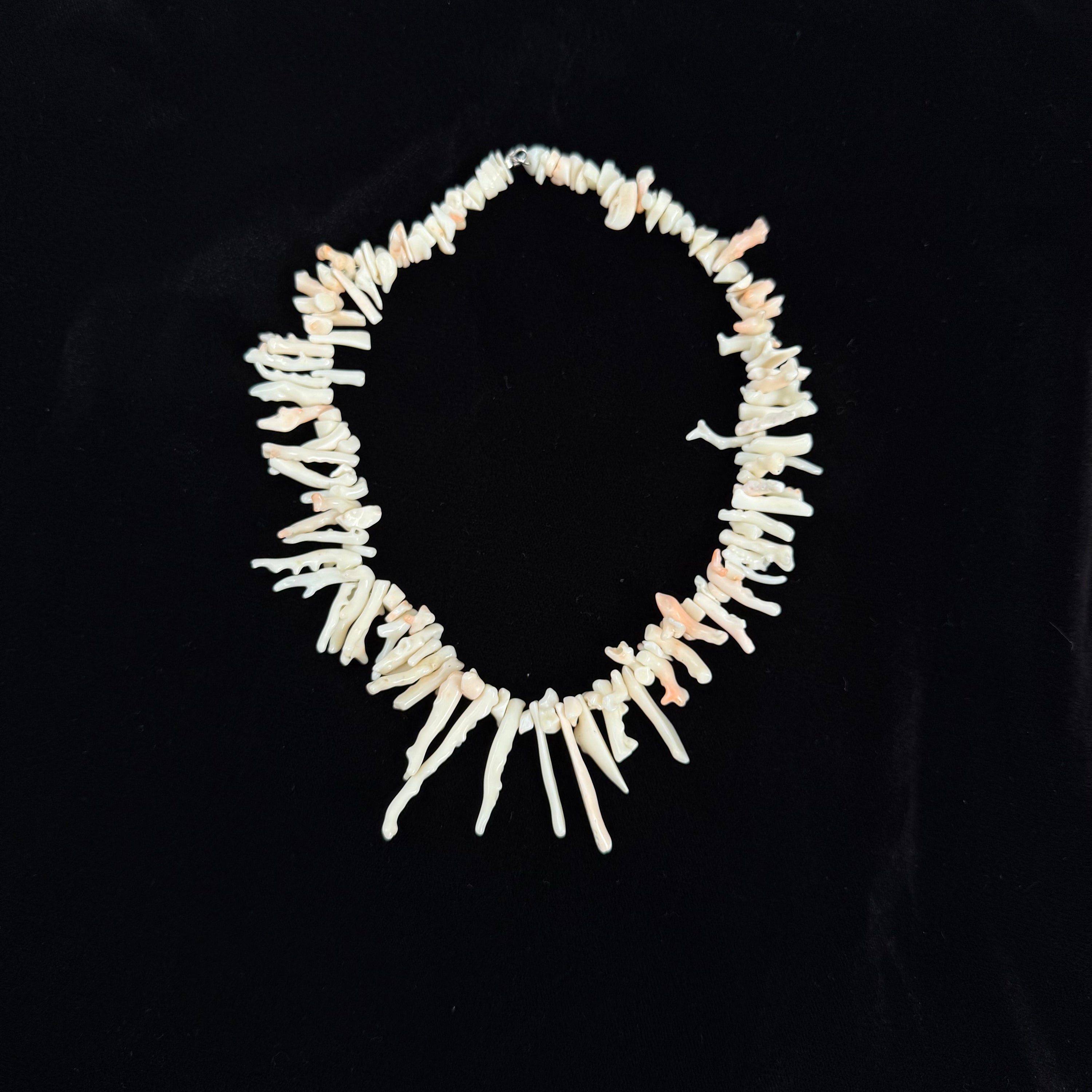 Vintage 1970s Soft Pink/Cream Branch Coral Necklace