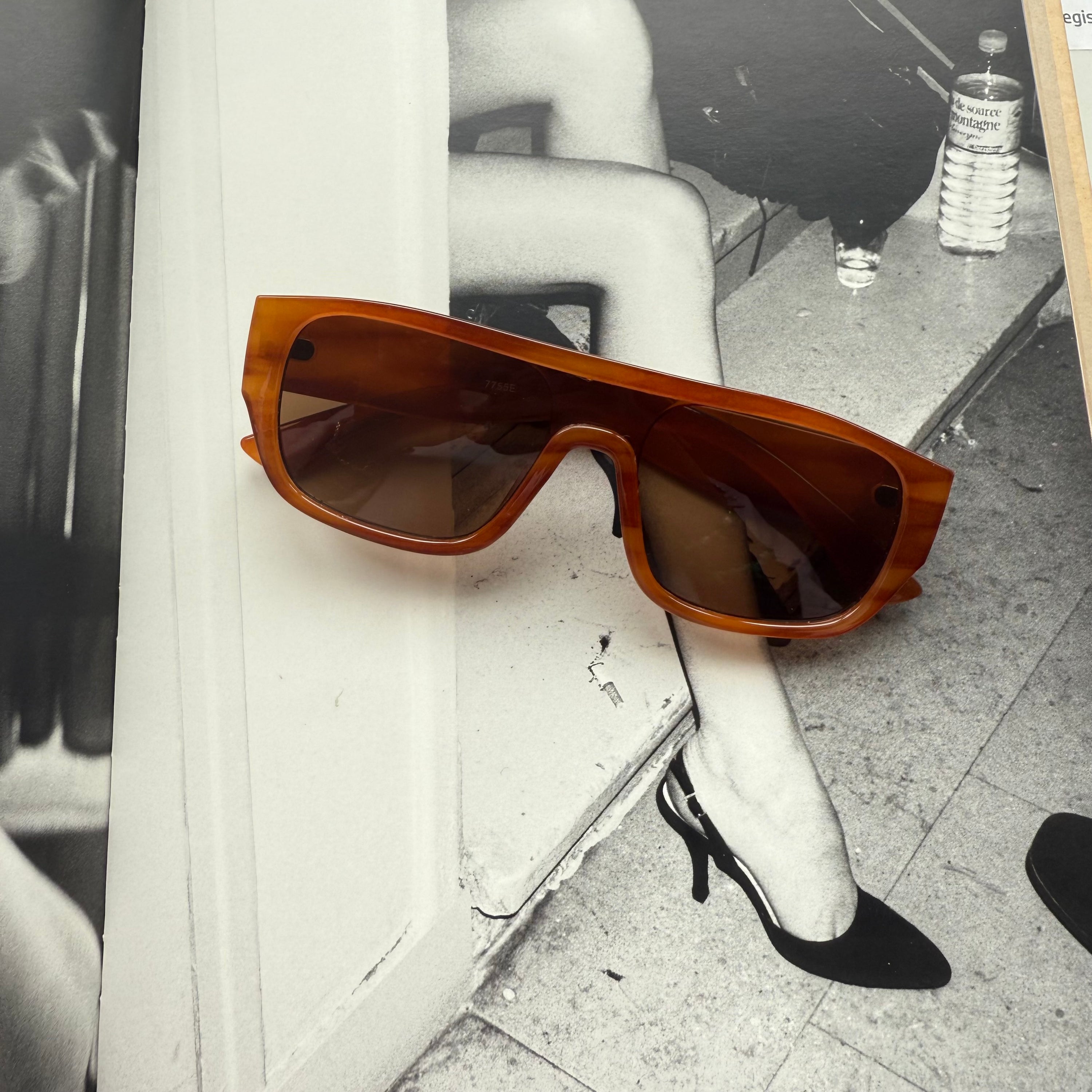 Brown Sunglasses Rounded Edge Frame