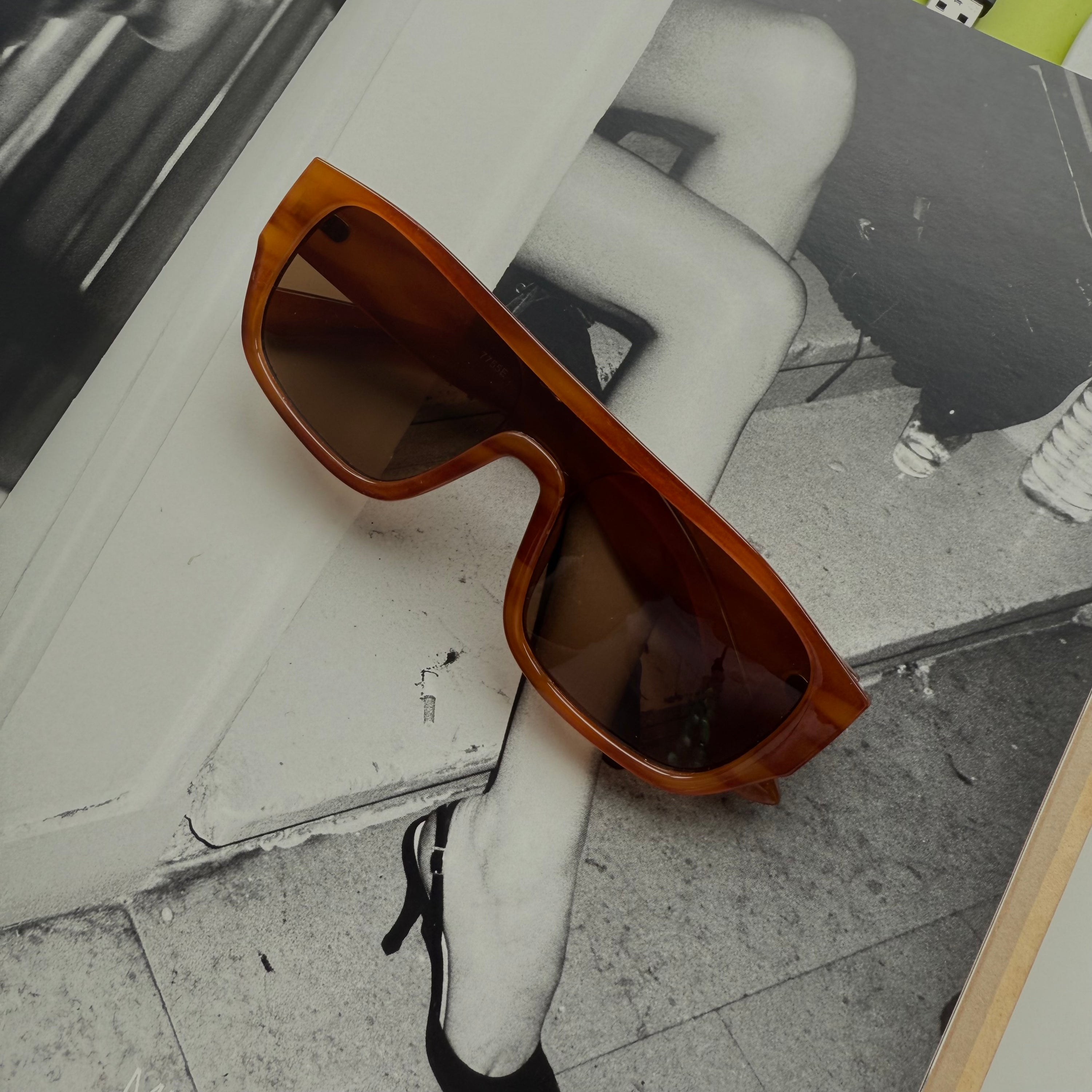 Brown Sunglasses Rounded Edge Frame