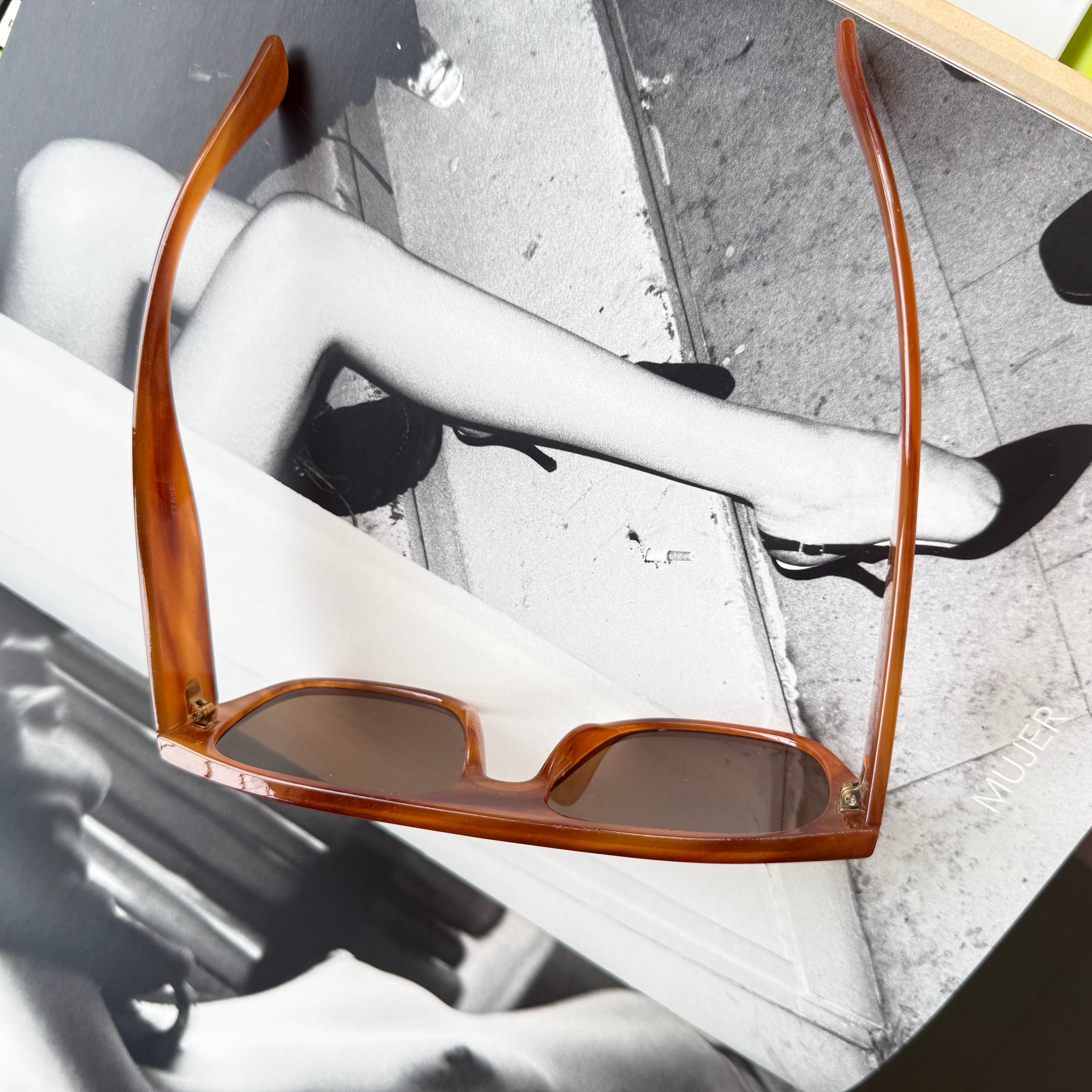 Brown Sunglasses Rounded Edge Frame