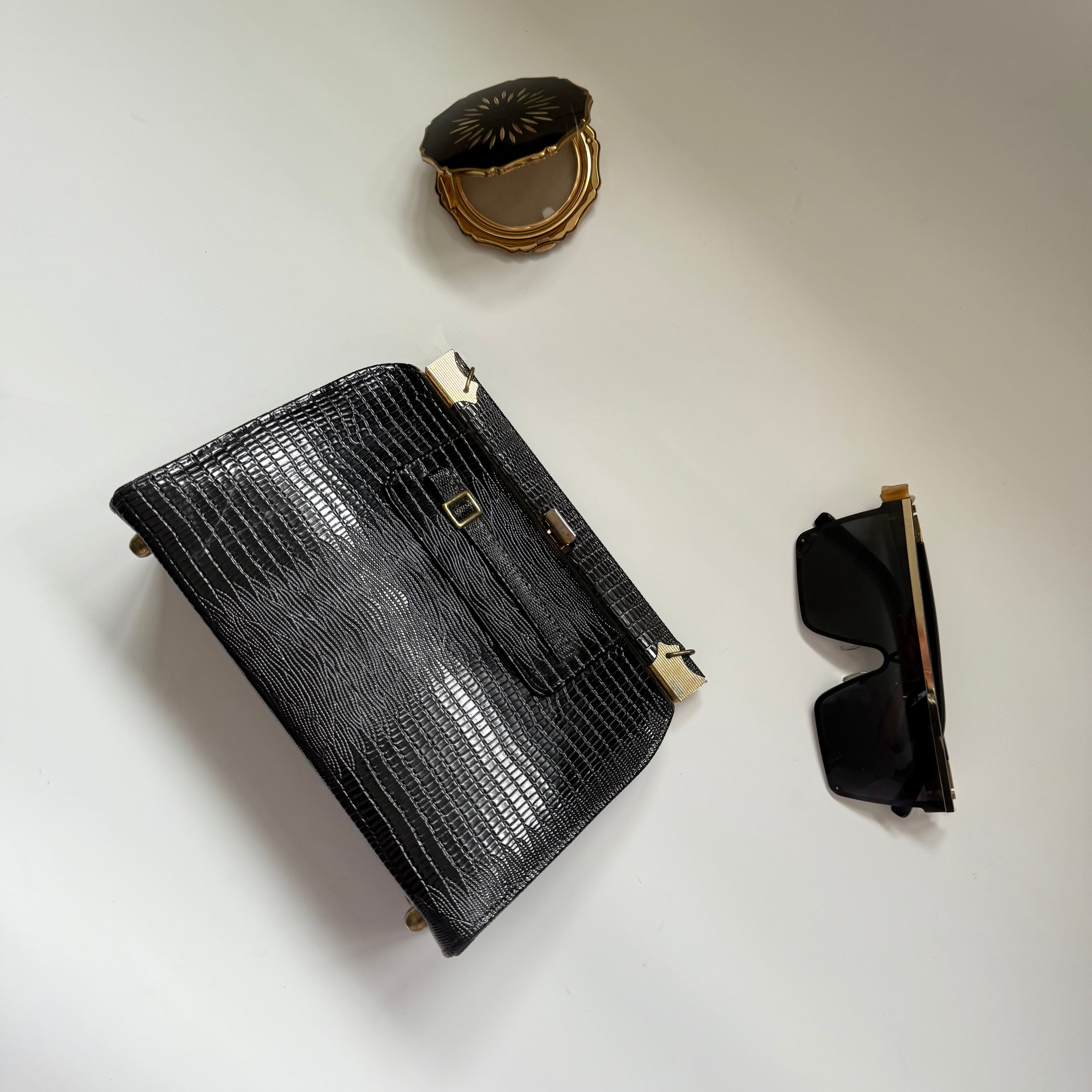 Vintage Black Embossed leather Naturalizer purse