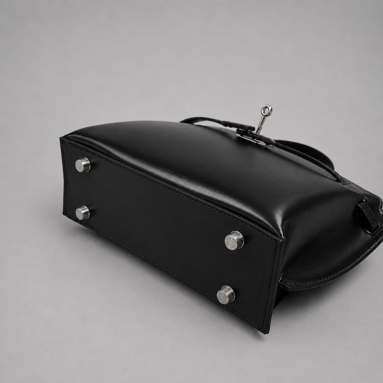 Le H 30 Black Leather Shoulder Bag (PRE-ORDER)