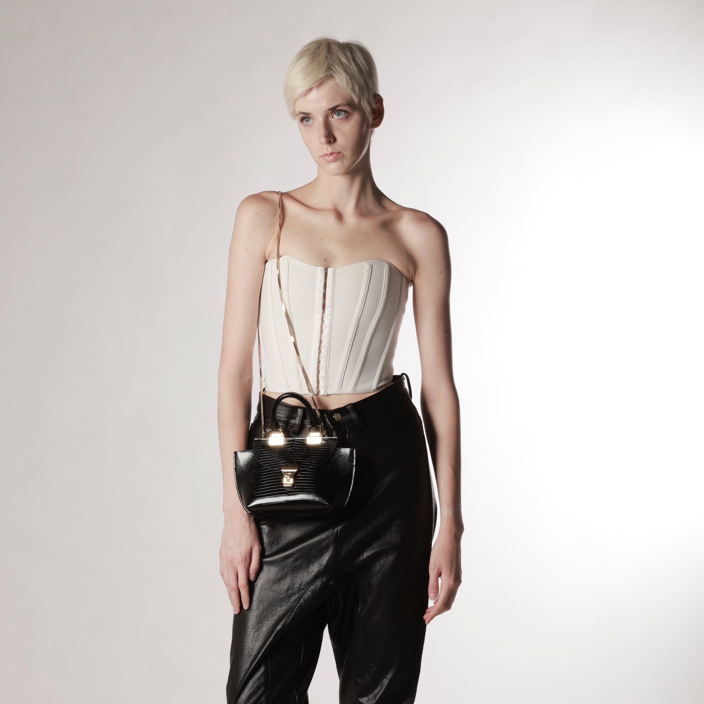 Le Bon 14 Black Top Handle