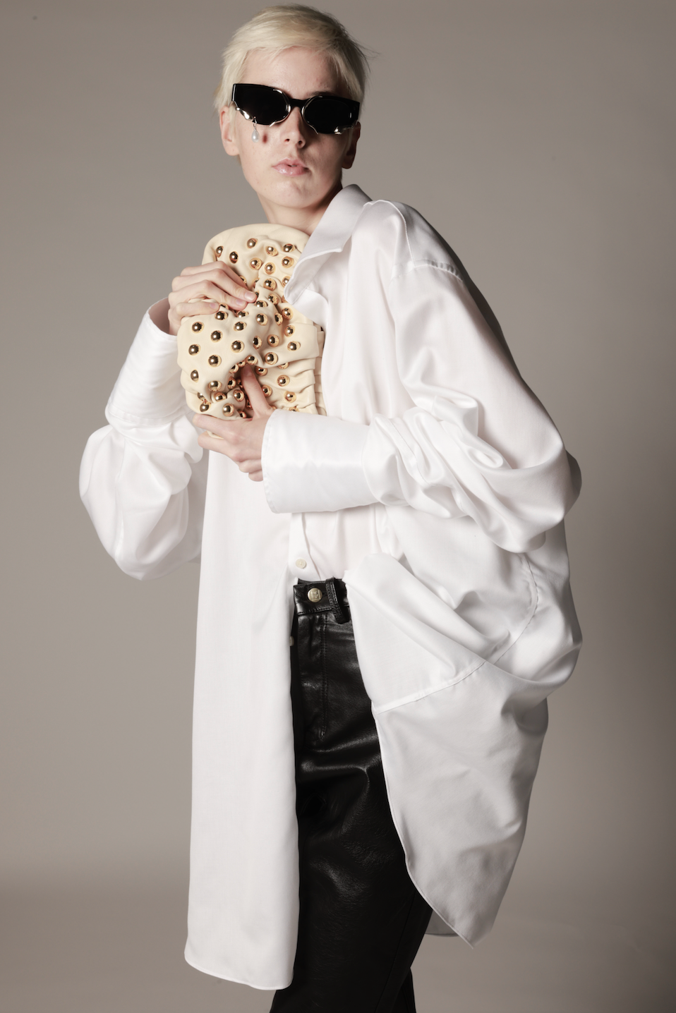Bubble 12 xl Stud Tofu Clutch