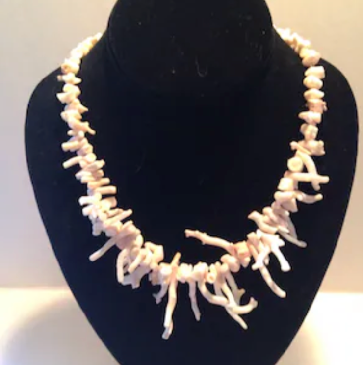 Vintage 1970s Soft Pink/Cream Branch Coral Necklace