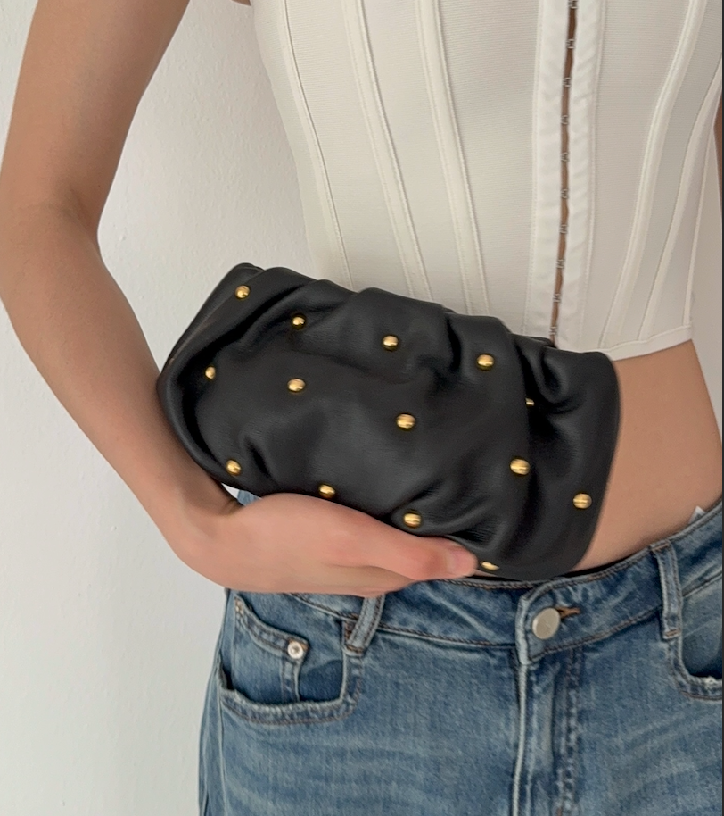 Bubble 8 Stud Black Clutch