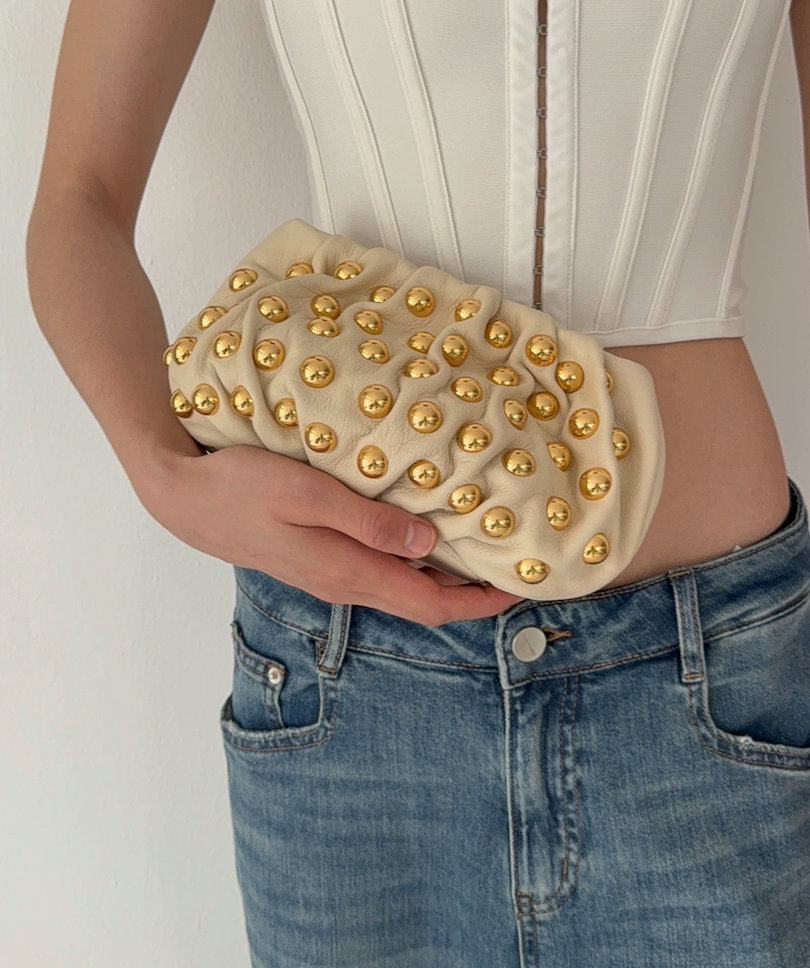 Bubble 8 Structural Tofu xl Stud Clutch
