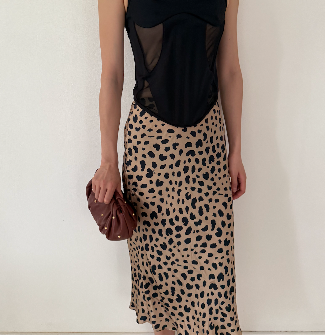 Bubble 8 Mini Stud Chocolate Clutch