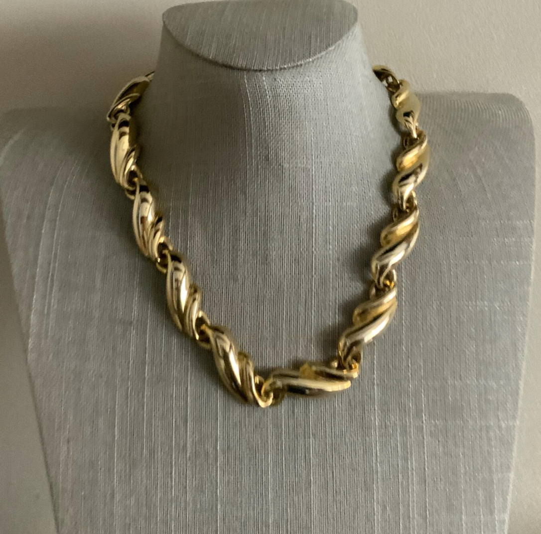 Vintage 80s Bright Gold Shell Link Chain Necklace