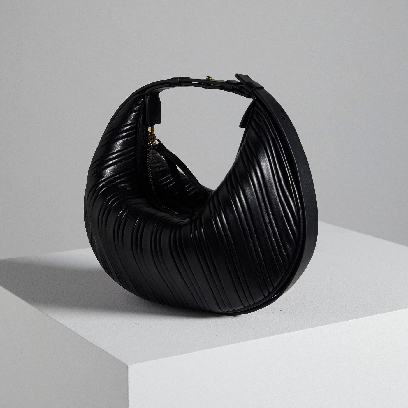 Cookie 28 Pleated Black Shoulder Bag