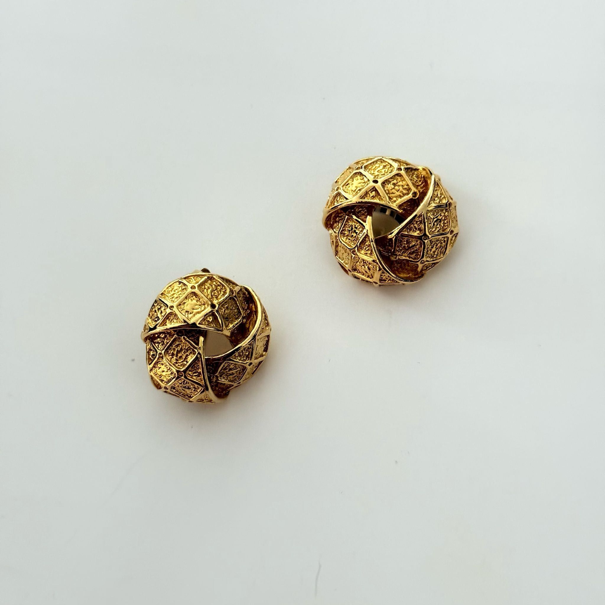 Vintage 80s Chunky Round Gold-toned Clip-on Earrings
