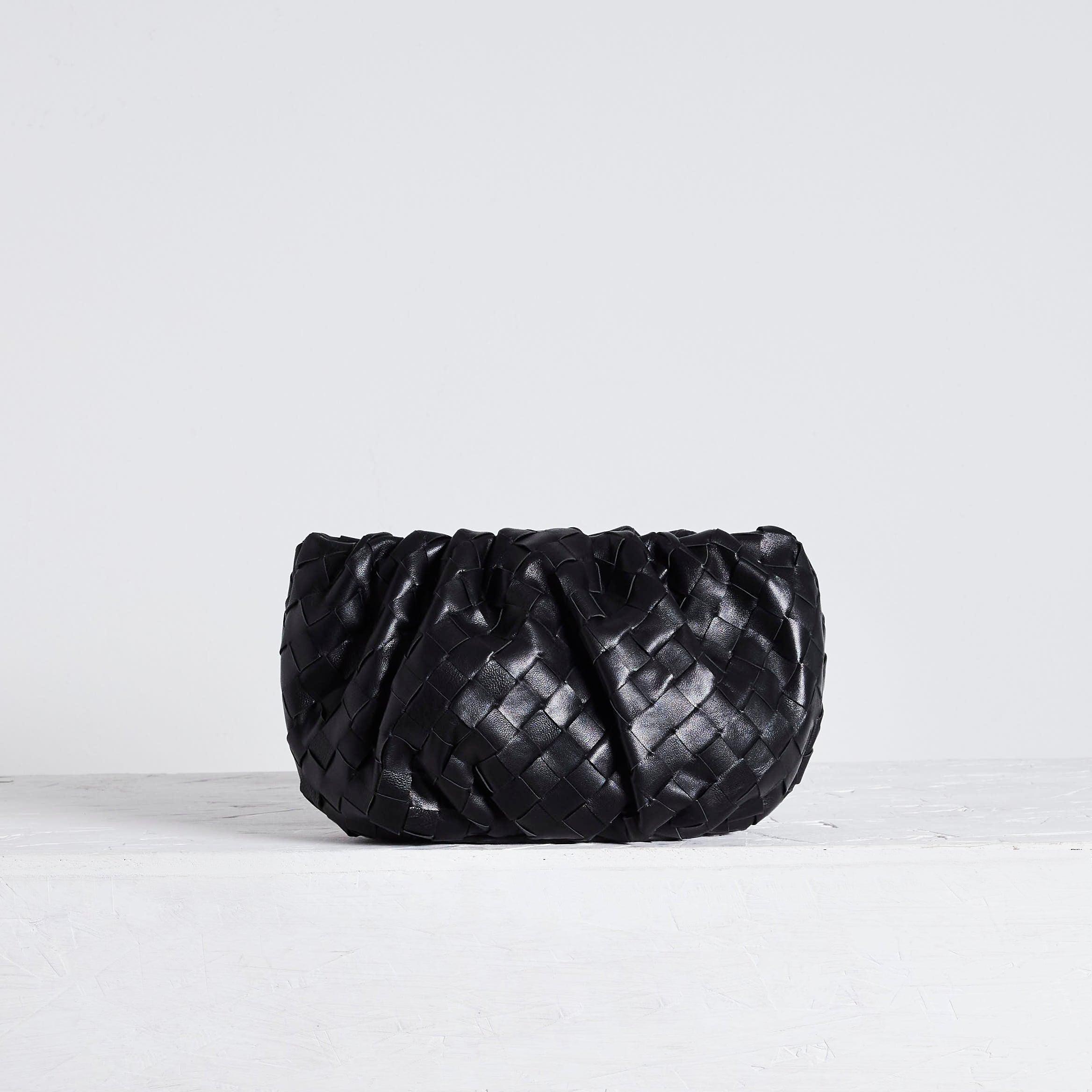 BUBBLE 10 INTERKNIT BLACK CLUTCH - WŪHAŪS