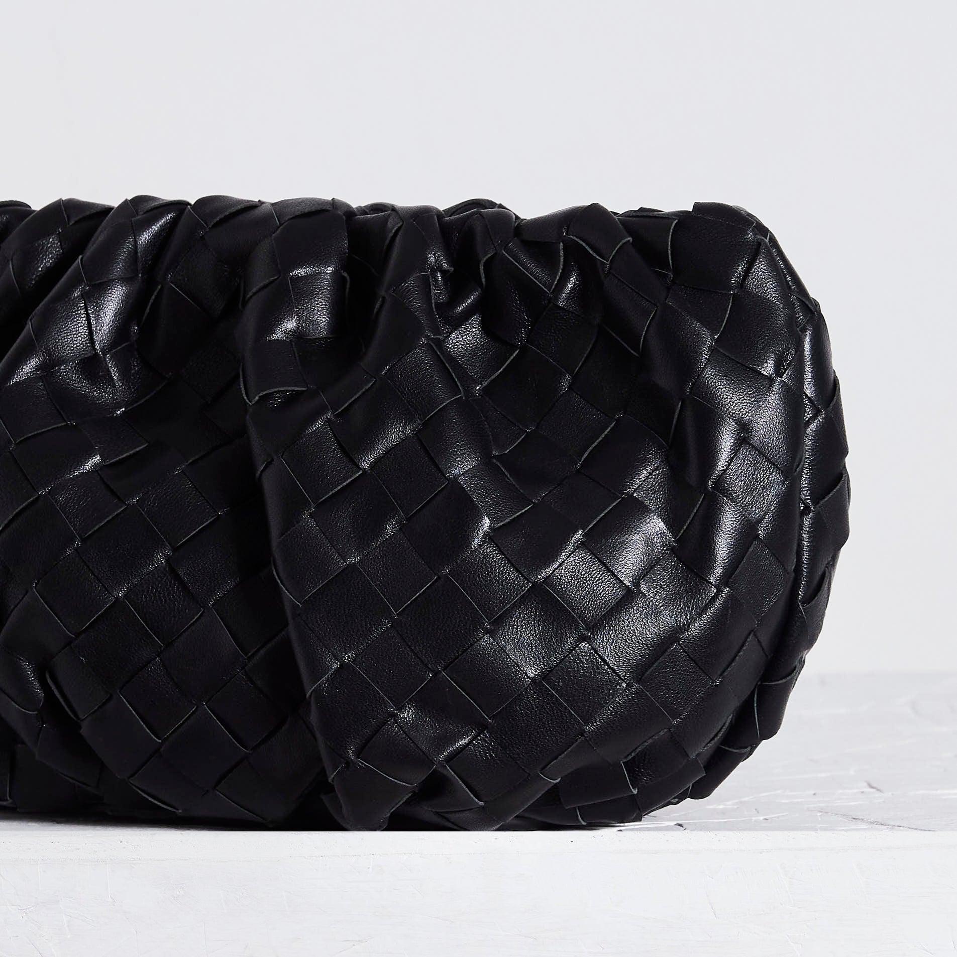 BUBBLE 10 INTERKNIT BLACK CLUTCH - WŪHAŪS