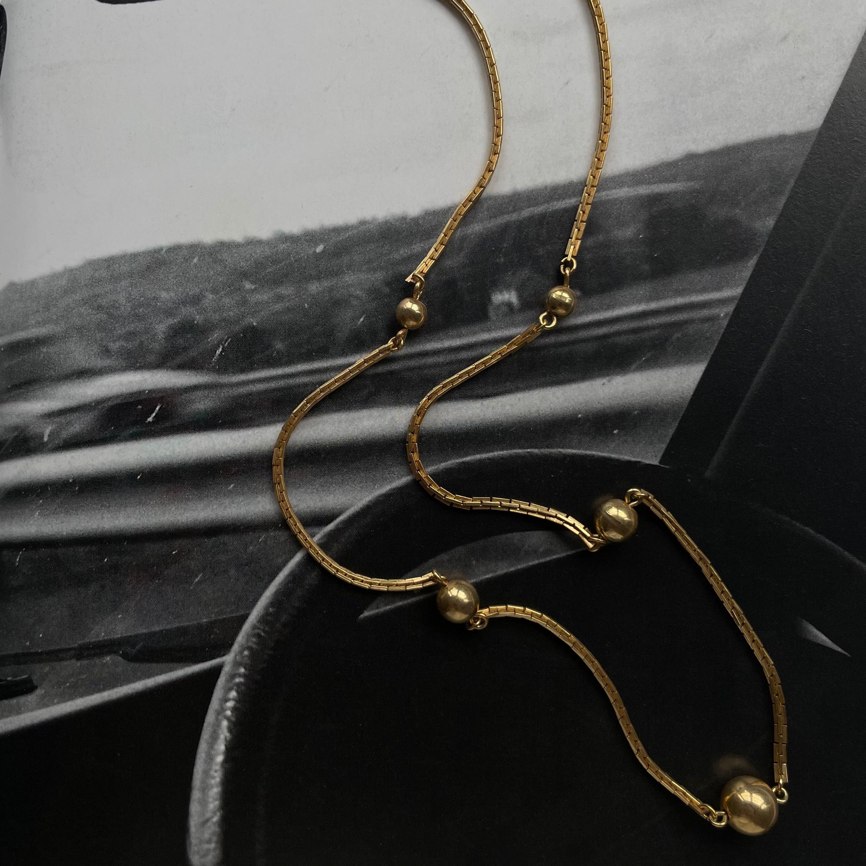 Vintage 70s Avon Gold-Tone Box Chain With Gold Beads Necklace - WŪHAŪS