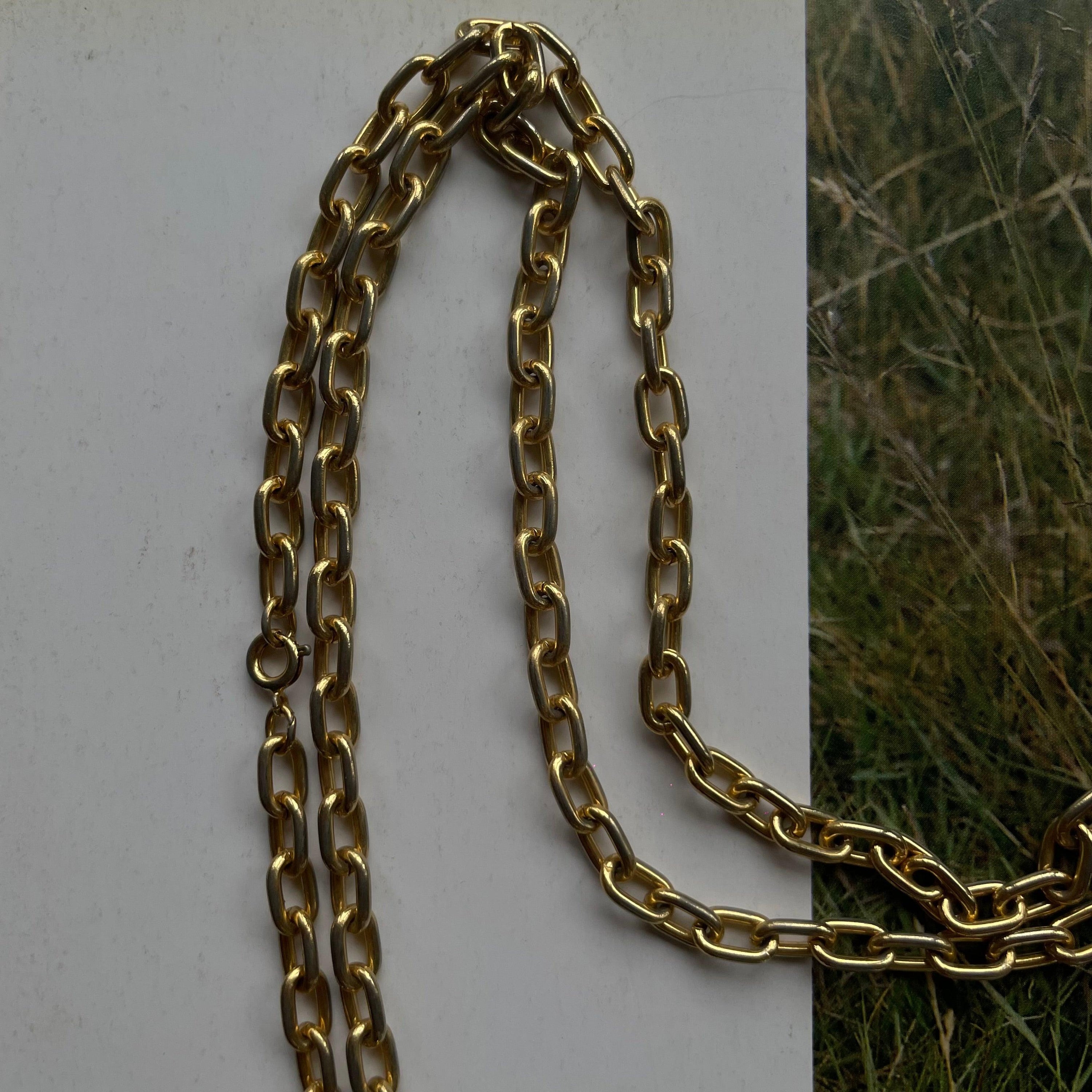 Vintage 70s Filigree Flower Gold-Tone Pendant Necklace - WŪHAŪS