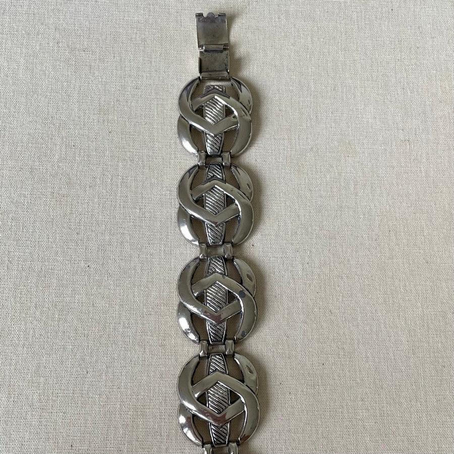 Vintage 70s Silver Decorative Chunky Bracelet - WŪHAŪS