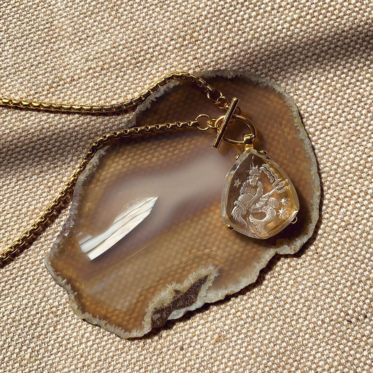 Vintage 70s West Germany Aquarius Intaglio Glass 14K Gold Necklace - WŪHAŪS