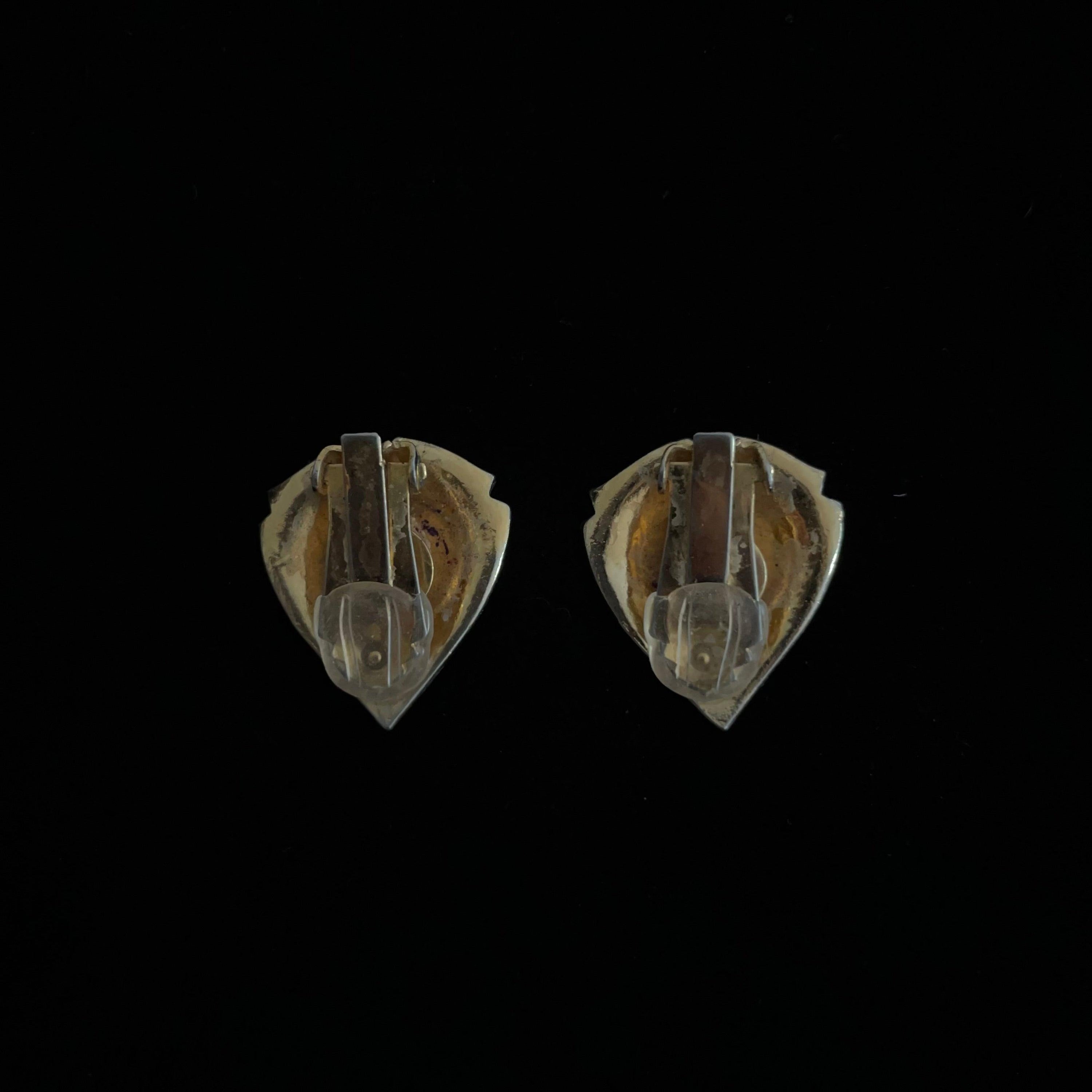 Vintage Black Leaf Motif Clip on Earrings - WŪHAŪS