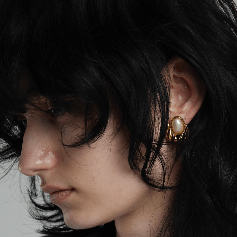Vintage TRIFARI Warm Gold Tone Faux Pearl Earrings - WŪHAŪS